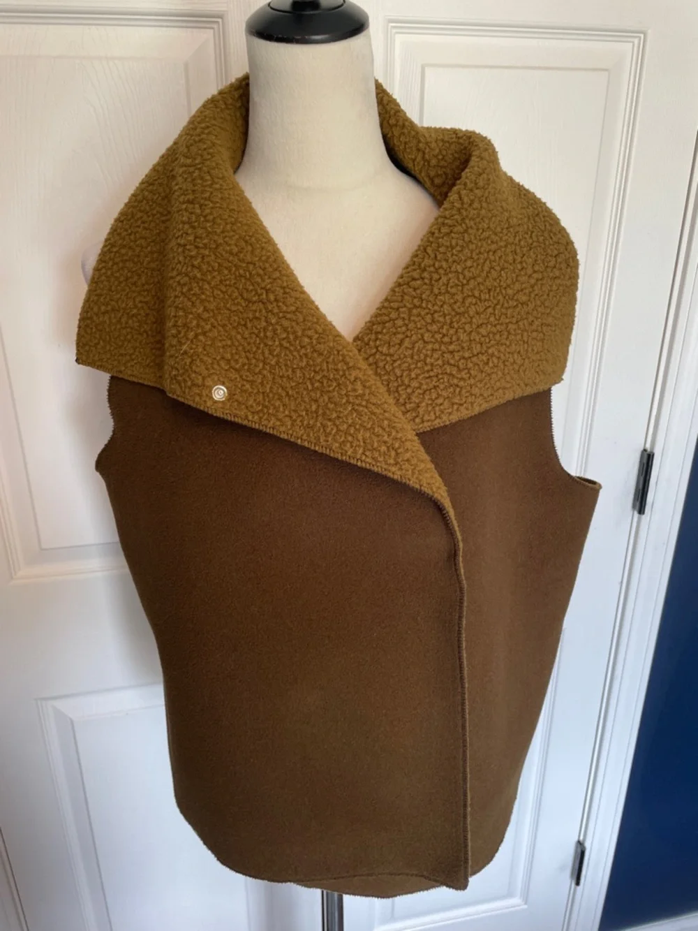 Oho Bainbridge Island Brown Sleeveless Fleece Vest‎ Artisan Made Washington